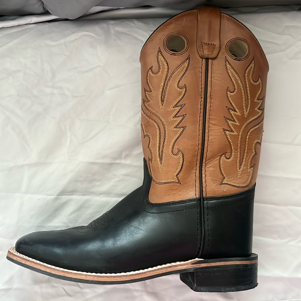 Cody James leather boots size 6 boys